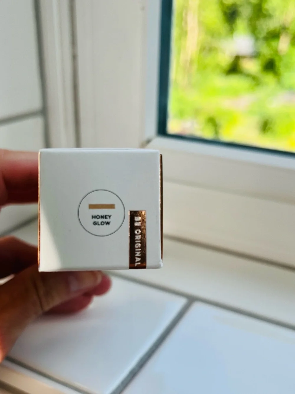 ICONIC London Radiance Booster Highlighter